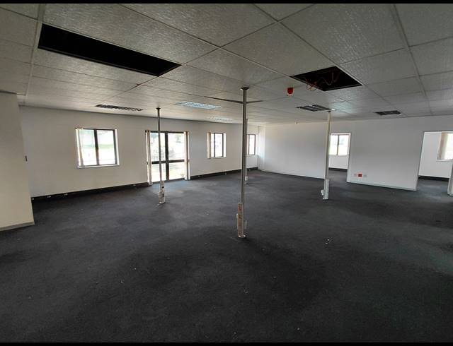 279M² OFFICE TO LET IN BRYANSTON